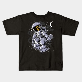 Astronaut Skate Binance BNB Coin To The Moon Crypto Token Cryptocurrency Blockchain Wallet Birthday Gift For Men Women Kids Kids T-Shirt